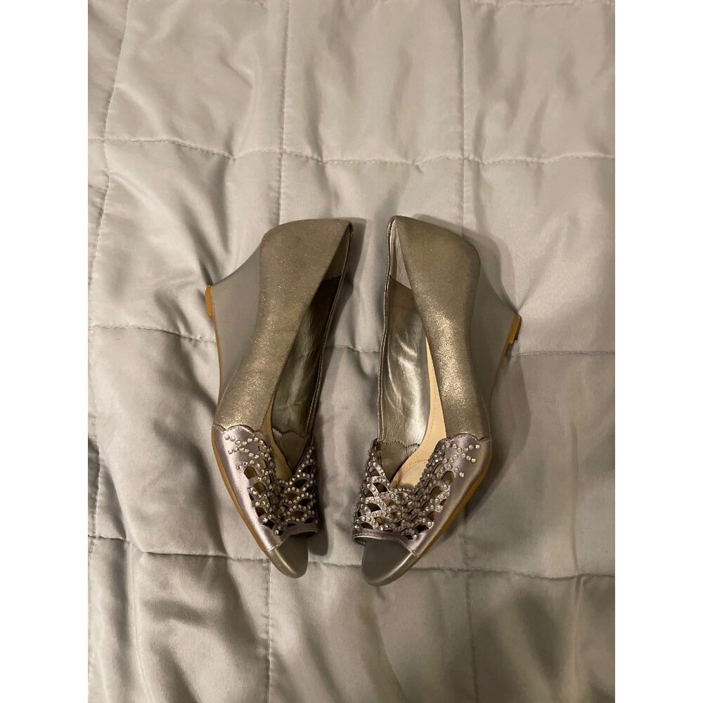 Alex Marie Silver Peep-Toe Wedge Shoes With Rhinestones 6.5M - Picture 5 of 8